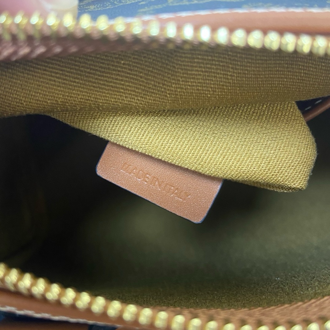 Celine Boston - Image 9