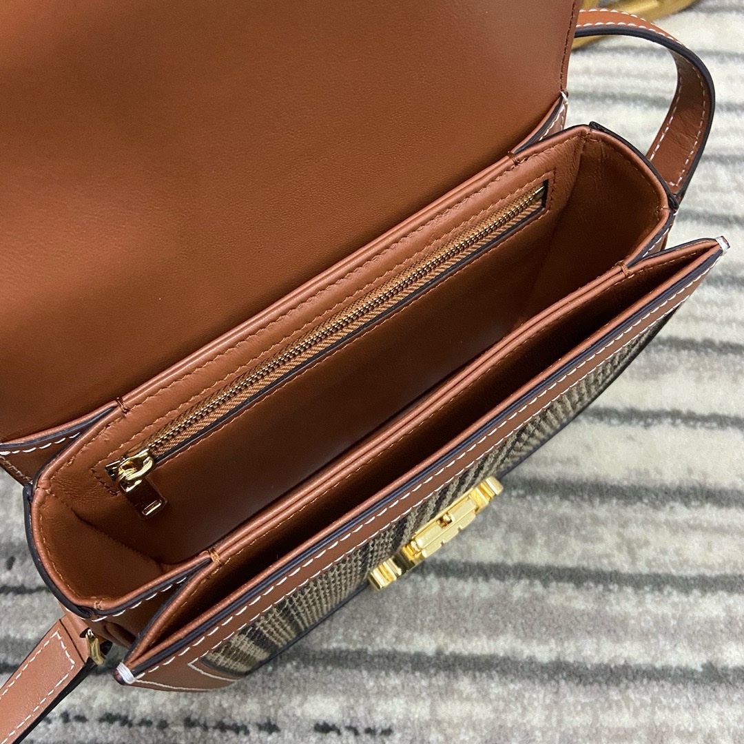 Celine Triomphe - Image 9