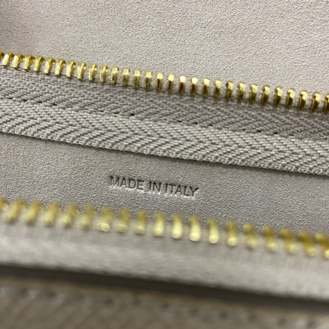 Celine Catfish - Image 8