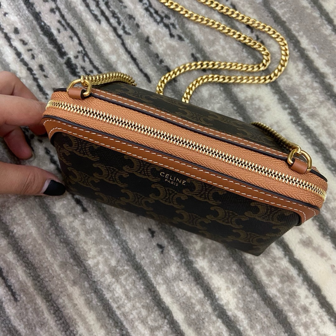 Celine Triomphe - Image 2