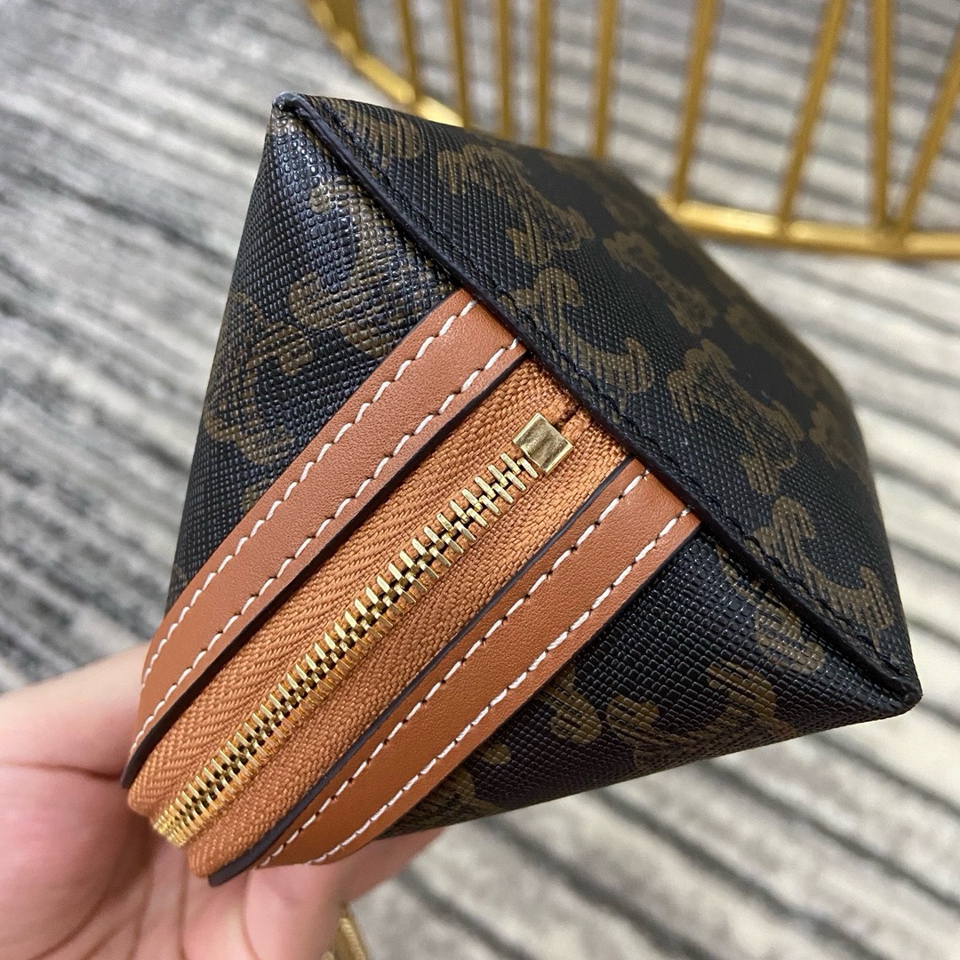 Celine Triomphe - Image 7