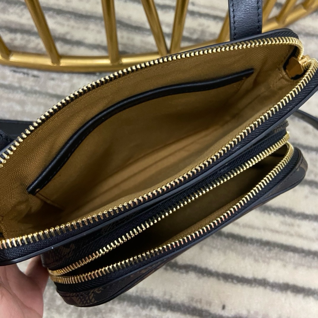 Celine Triomphe - Image 8