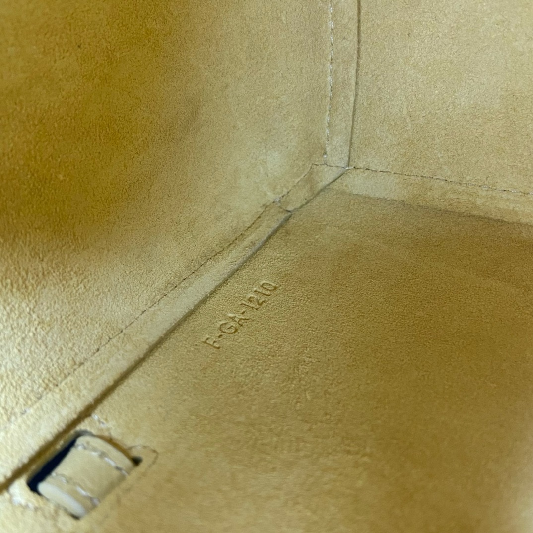 Celine bent pico - Image 9