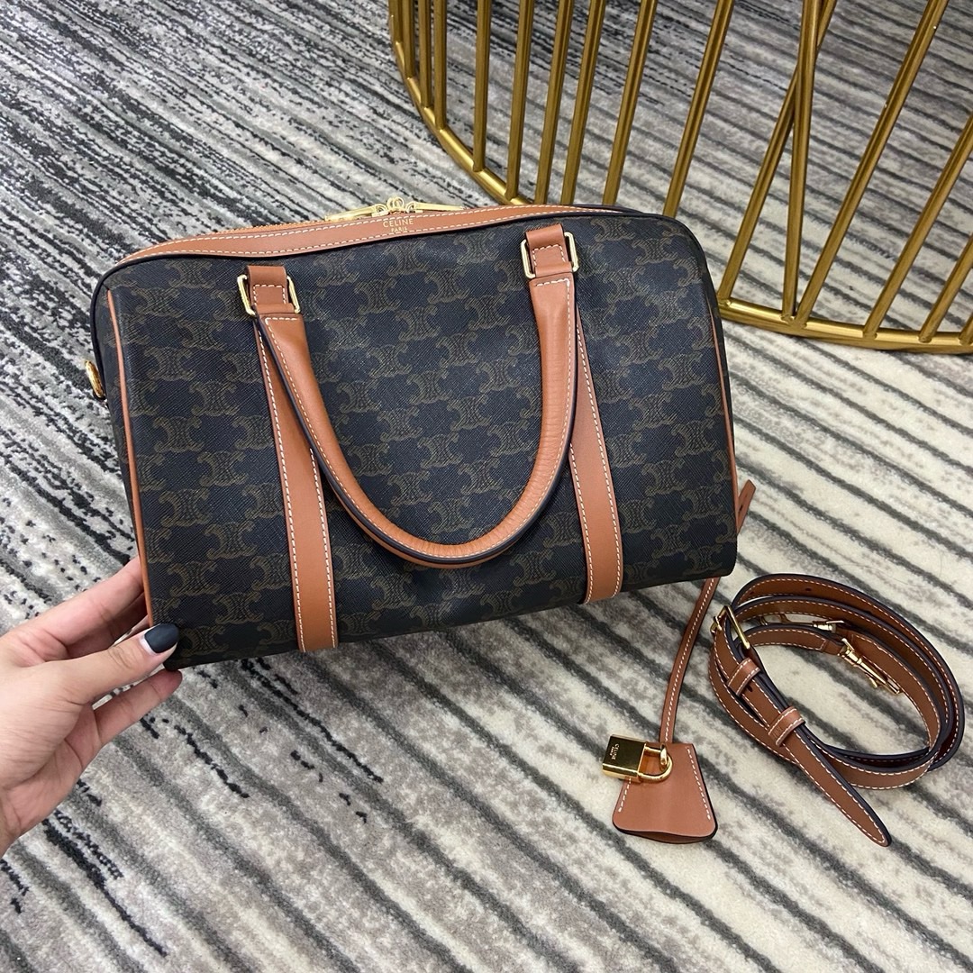 Celine Triomphe