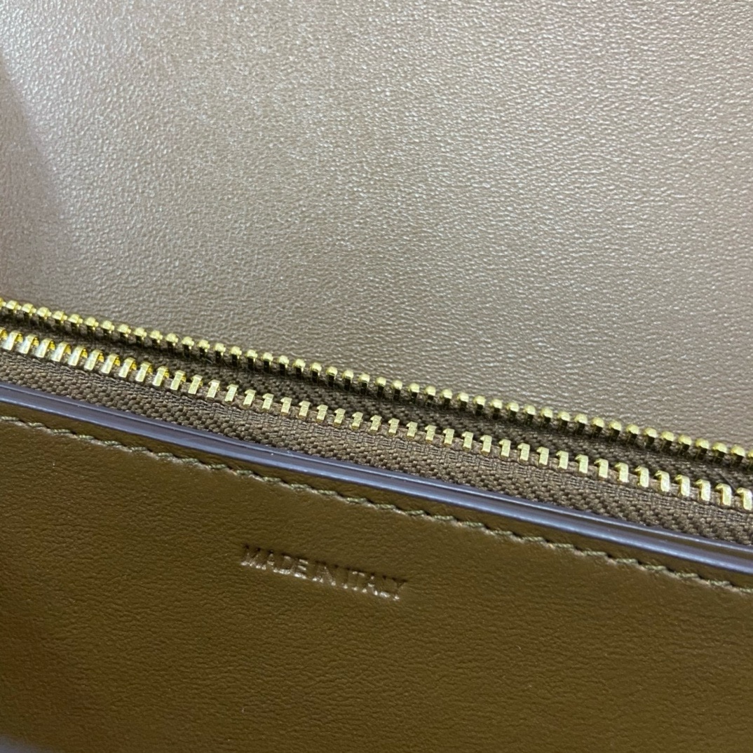 Celine Classic Bag - Image 10