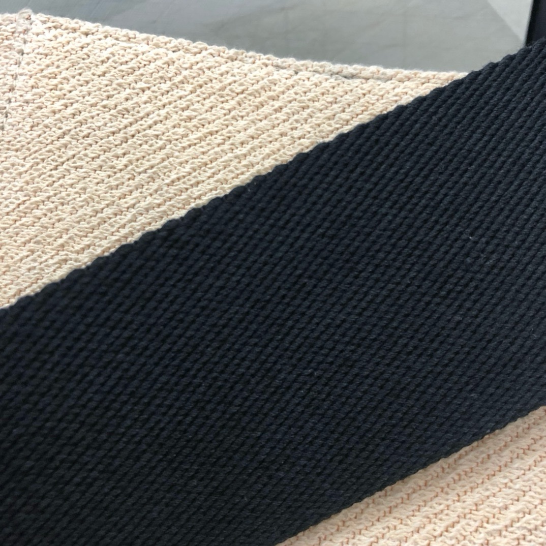 Celine Sangle Bucket Bag - Image 9