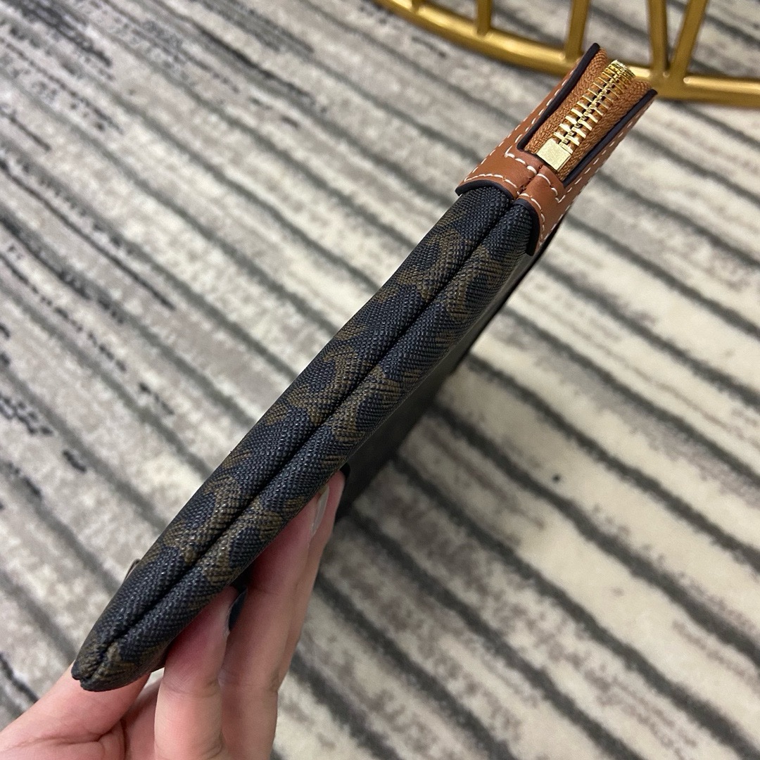 Celine Clutch - Image 4