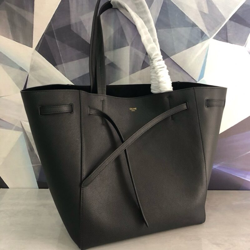 Celine Cabas Phantom