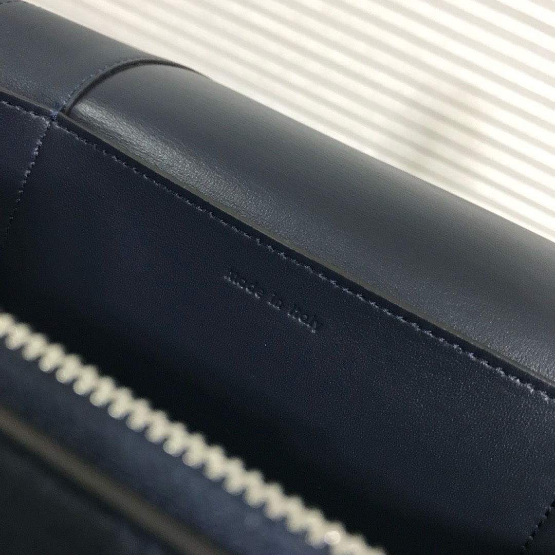 Celine Frame - Image 8