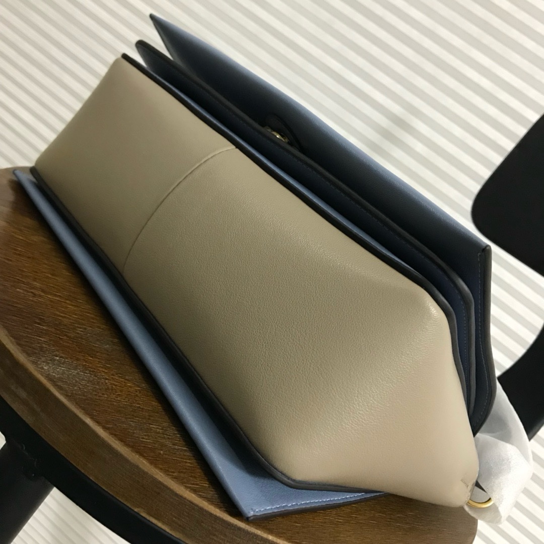 Celine Frame - Image 5