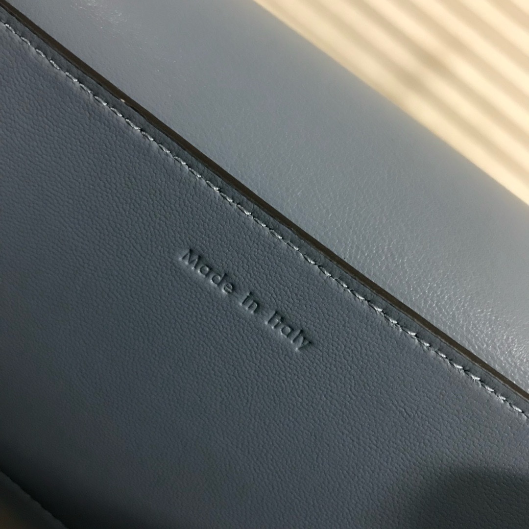 Celine Frame - Image 8