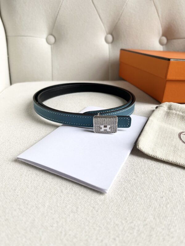 Hermes’s Women’s Narrow Linen Blue Epsom Leather