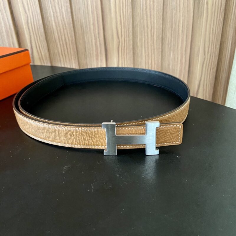 Hermes’s  women’s Epsom leather belt,