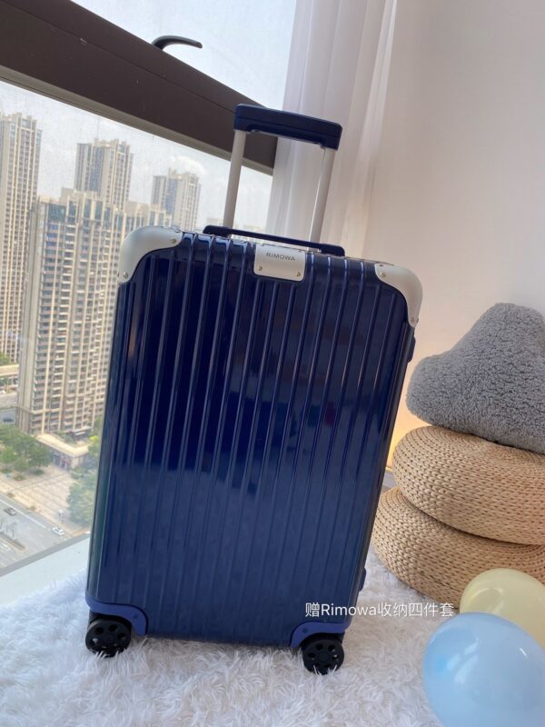 Rimowa Luggage Essential Limbo