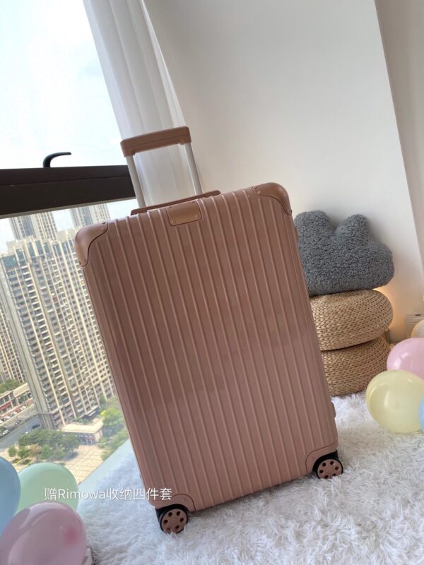 Rimowa Luggage Essential Limbo