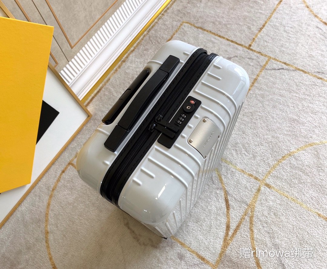 Rimowa Essential Lite - Image 3