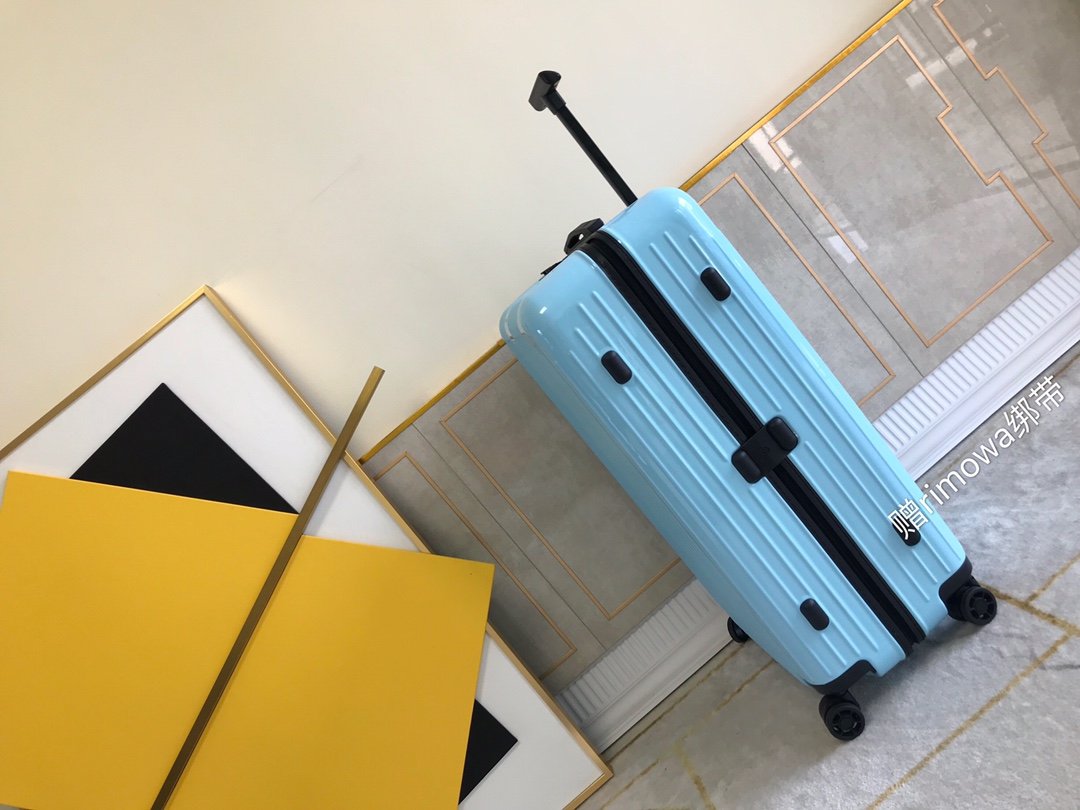 Rimowa Essential Lite - Image 4