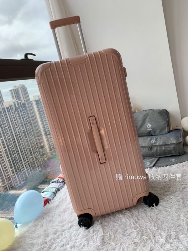 Rimowa Essential Trunk Plus