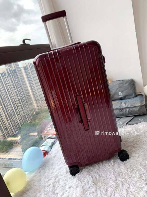 Rimowa Essential Trunk Plus