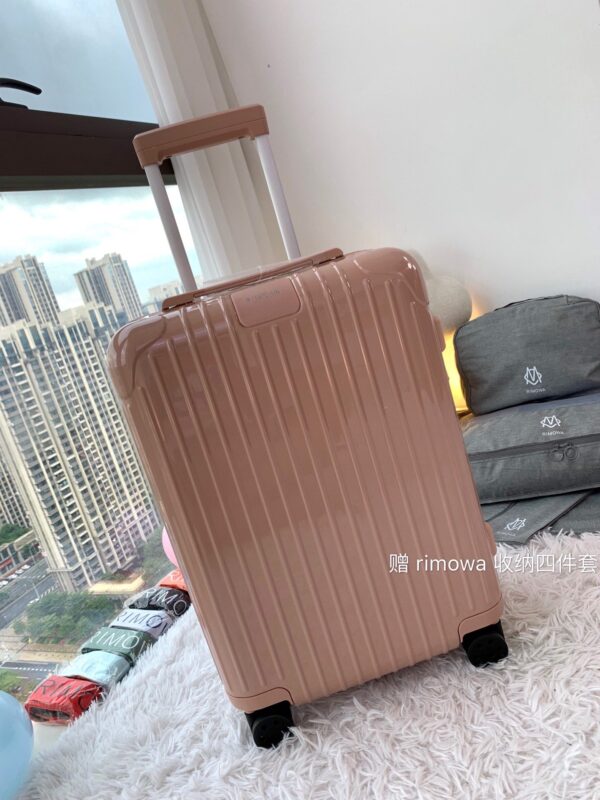 Rimowa Essential Cabin