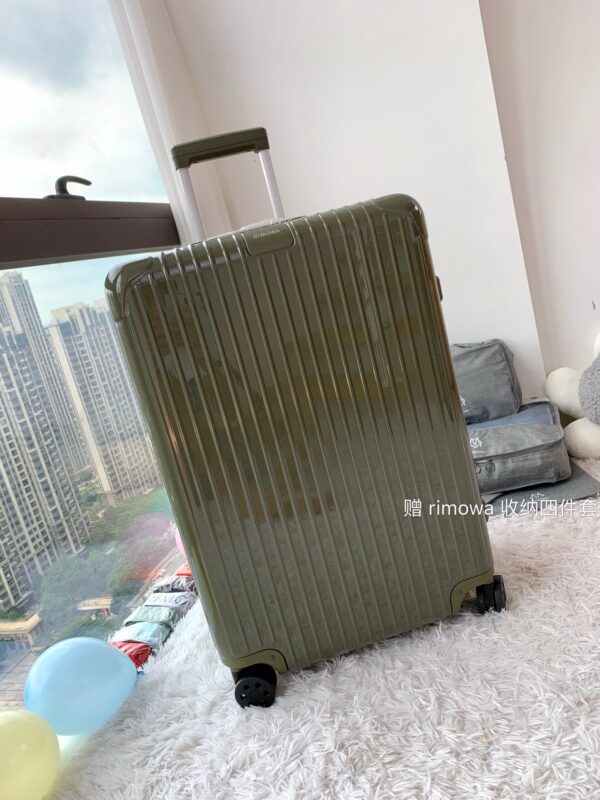 Rimowa Essential Cabin