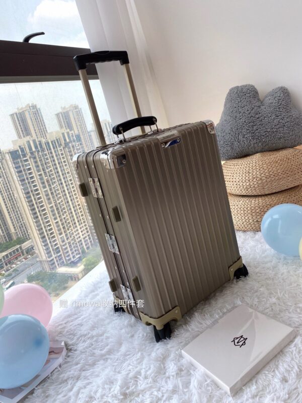 Rimowa Classic Cabin Suitcase