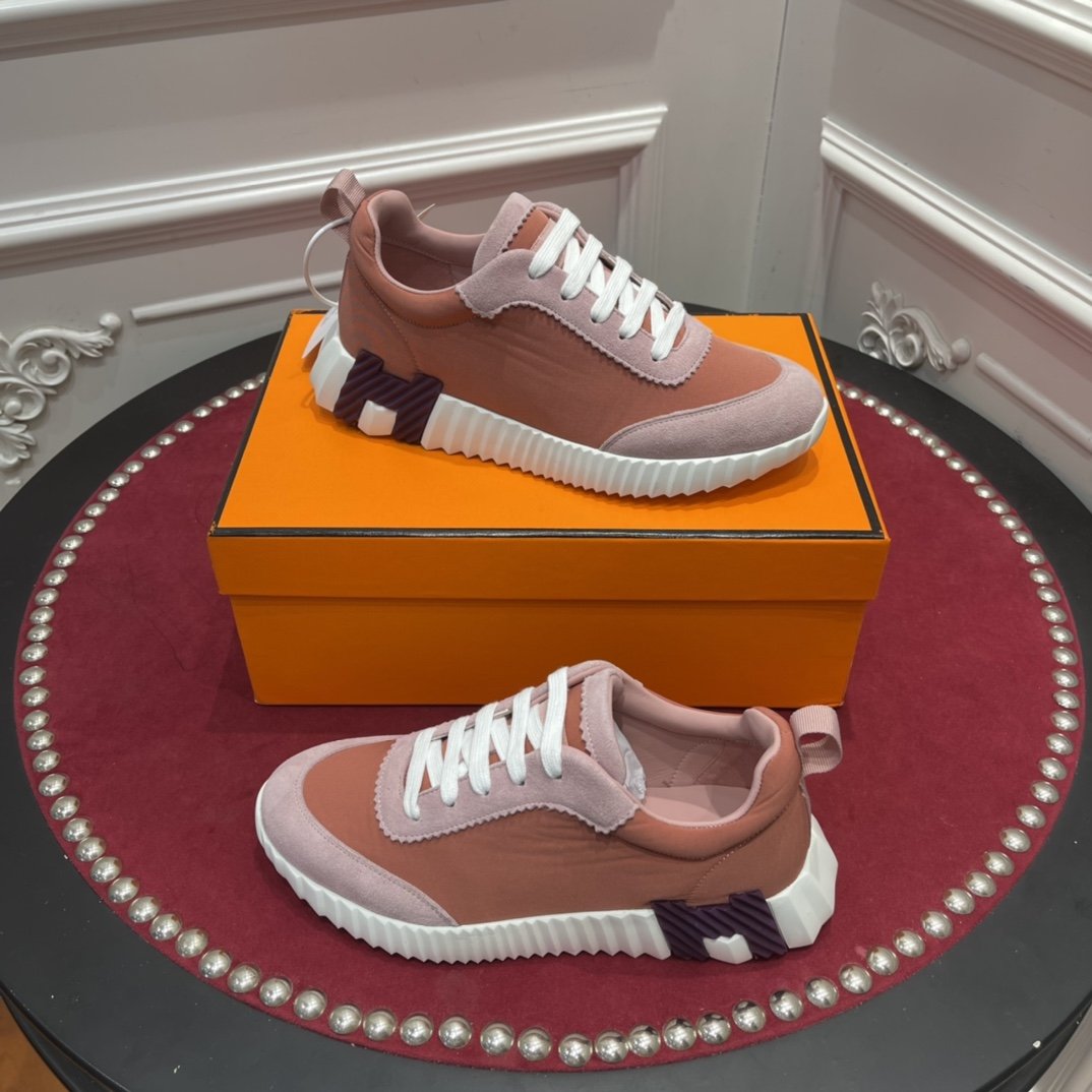1000018445.jpg Hermès Sneakers - Image 1
