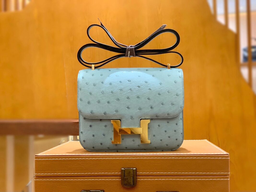 Constance 18 ostrich