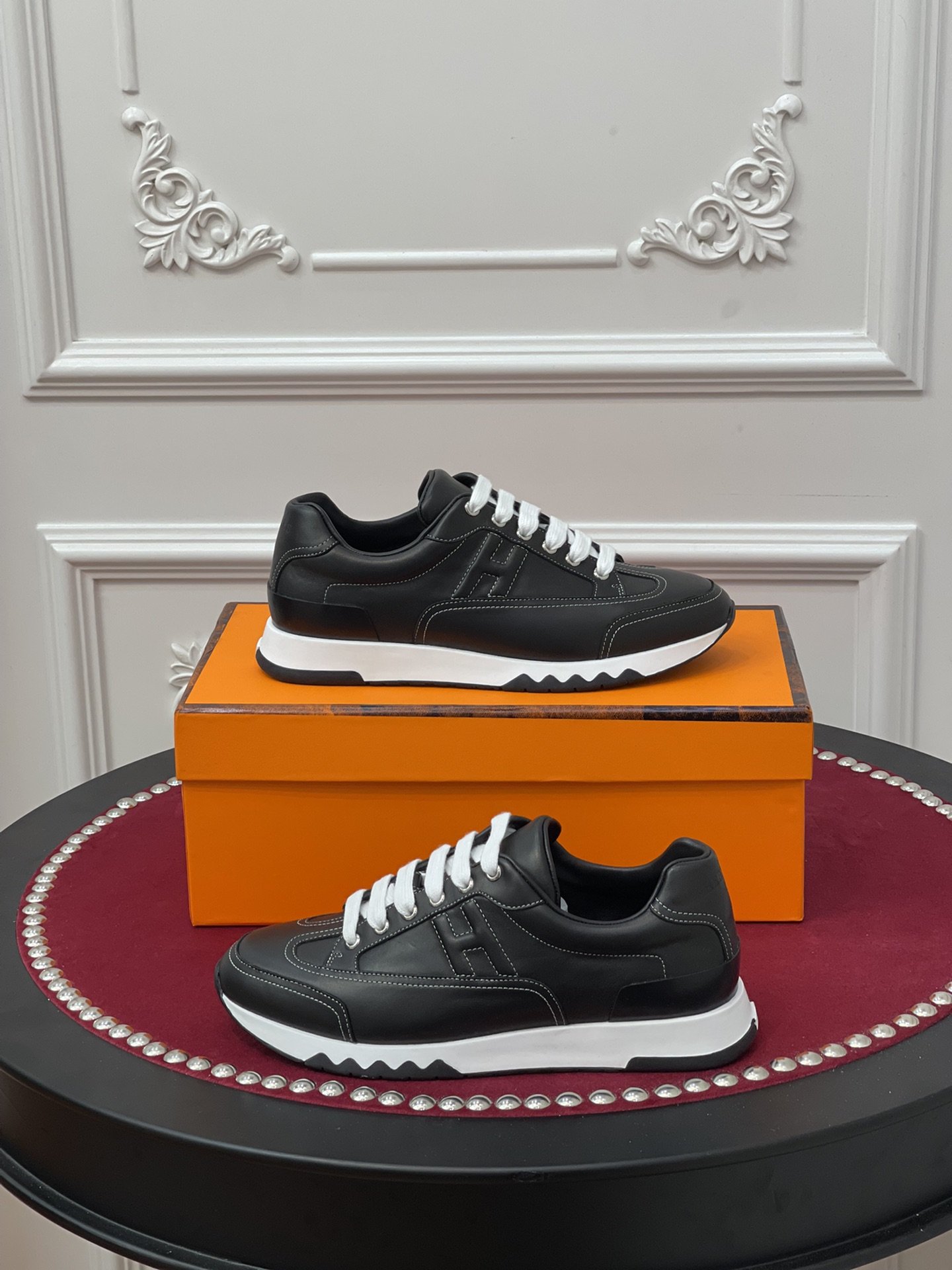 1000020733.jpg Hermès Sneakers - Image 1