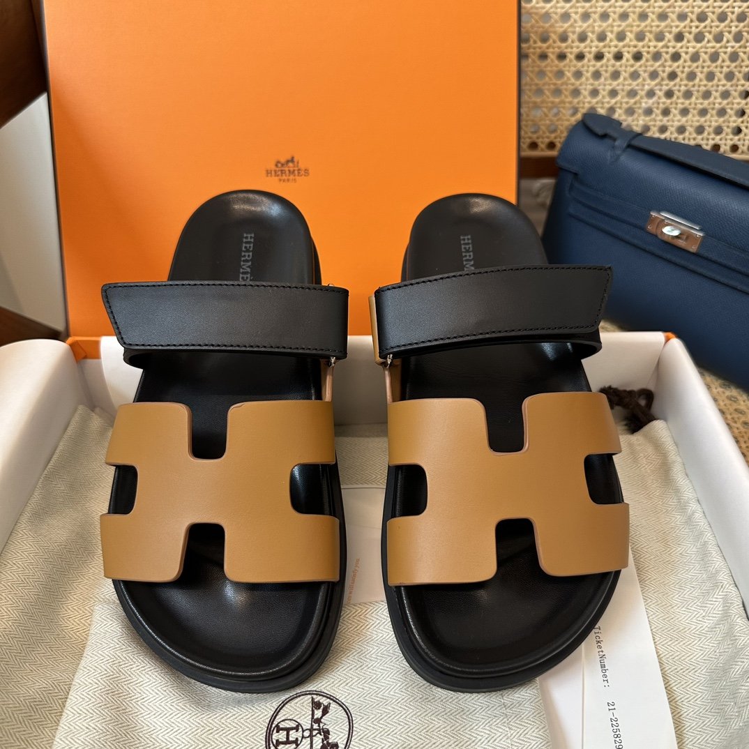 1000022420.jpg Hermès Chypre Sandals - Image 1