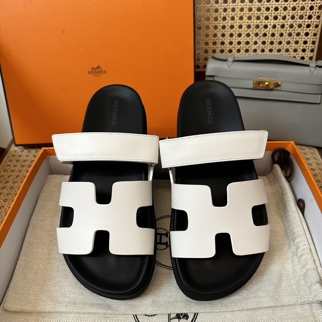 1000022582.jpg Hermès Chypre Sandals - Image 1
