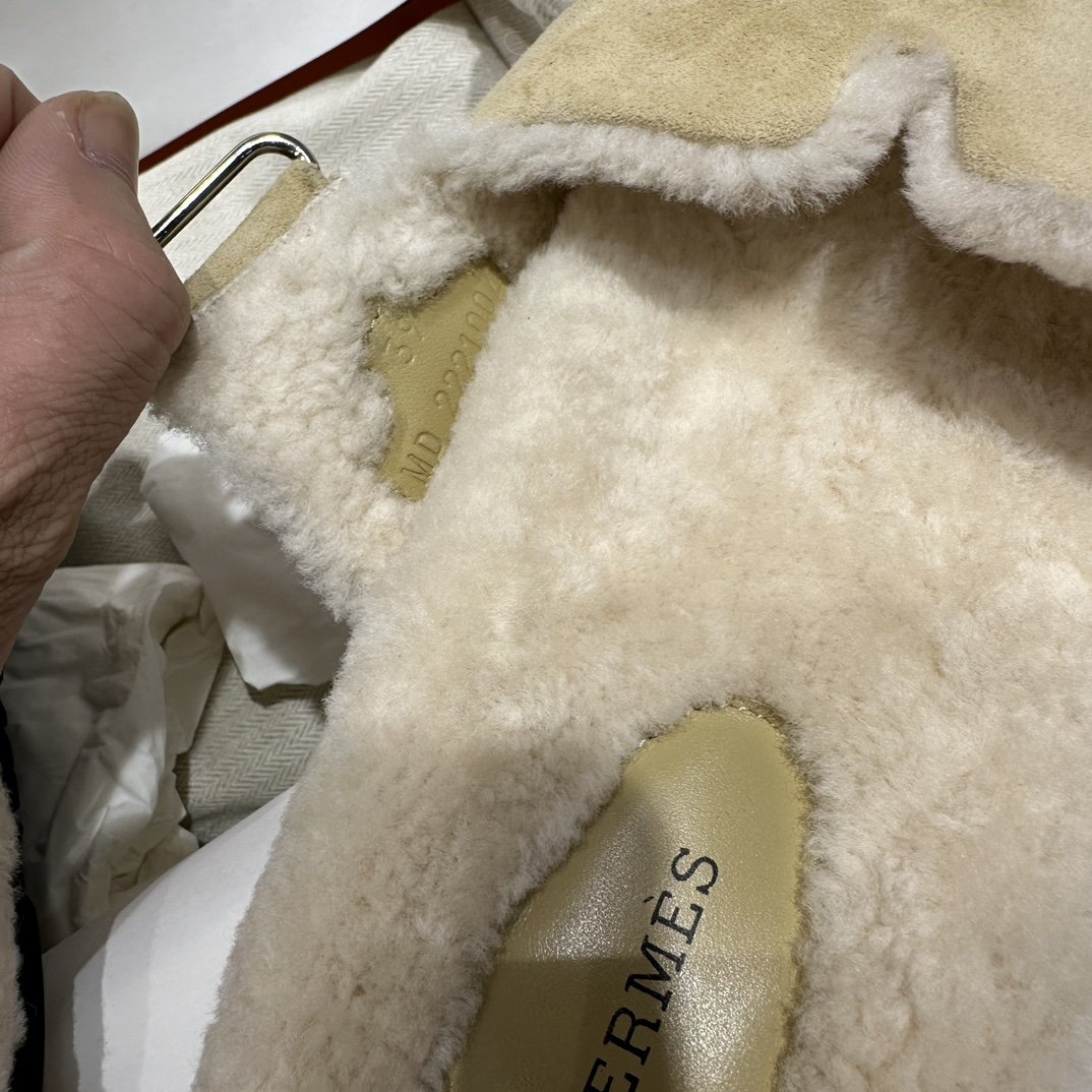 Hermès Chypre Sandals - Image 3