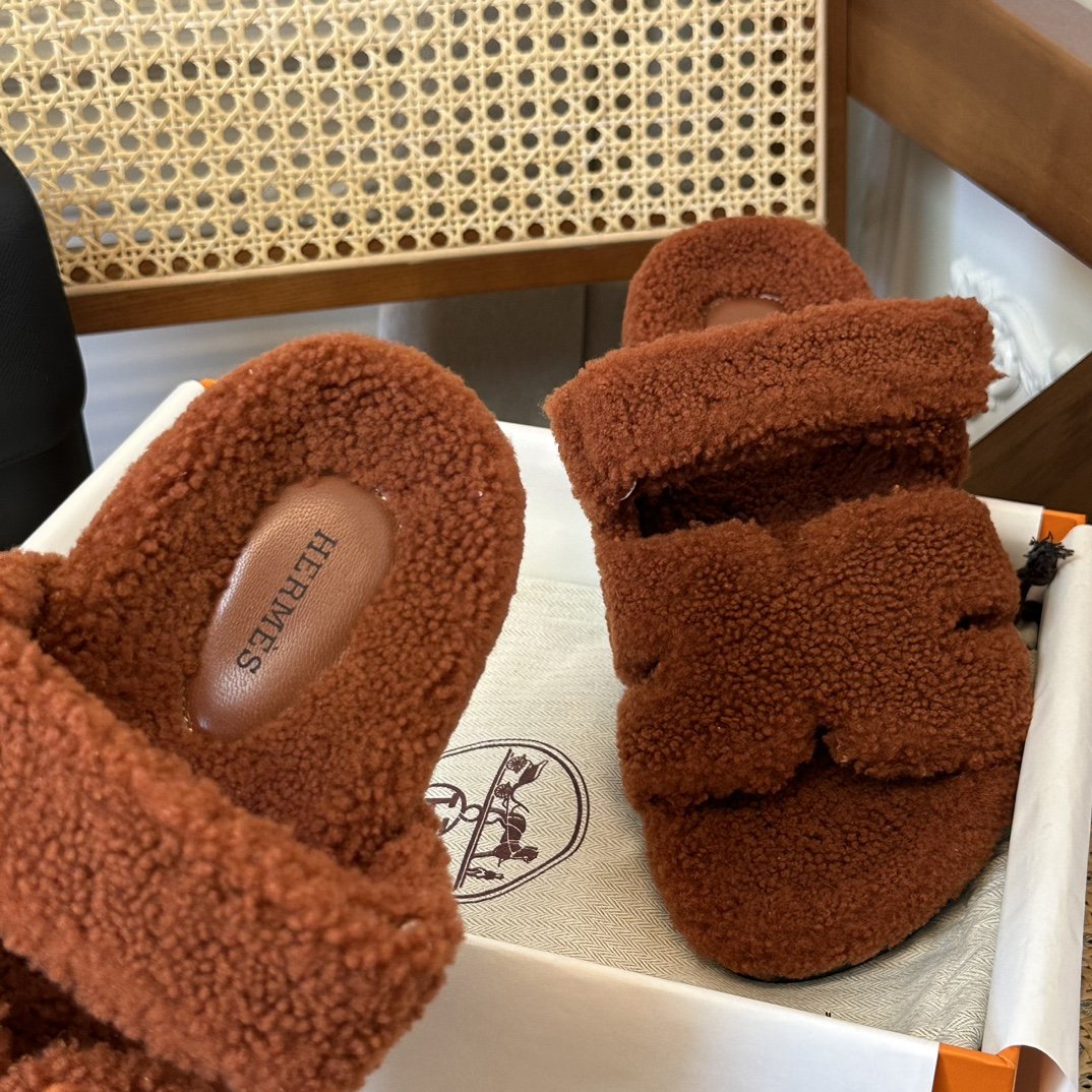 Hermès Chypre Sandals - Image 6