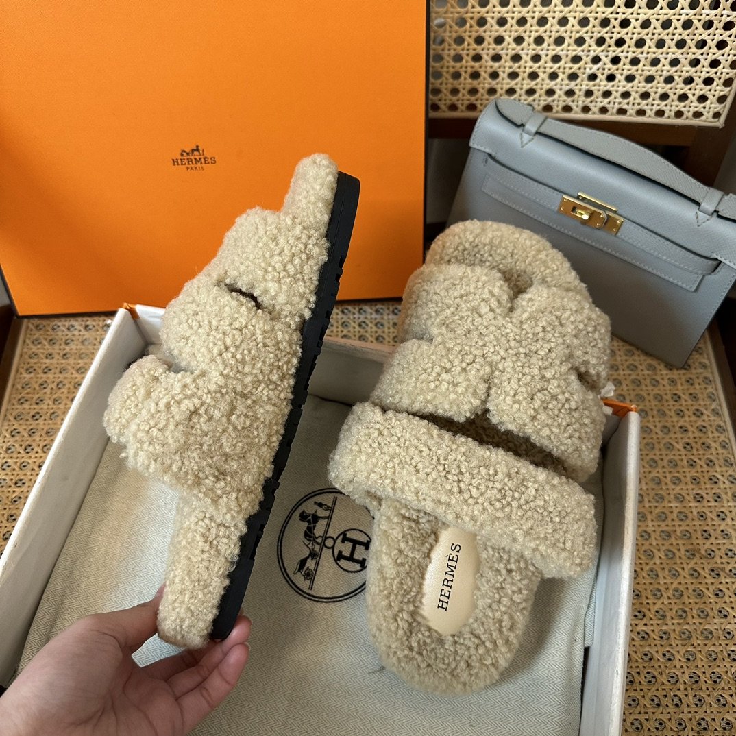 Hermès Chypre Sandals - Image 5