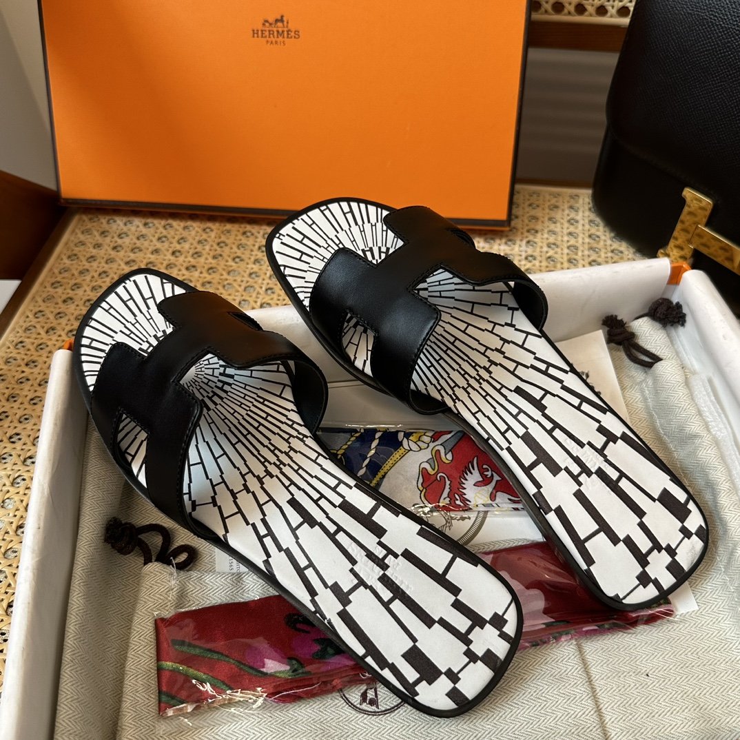 Hermès Oran Sandals - Image 3