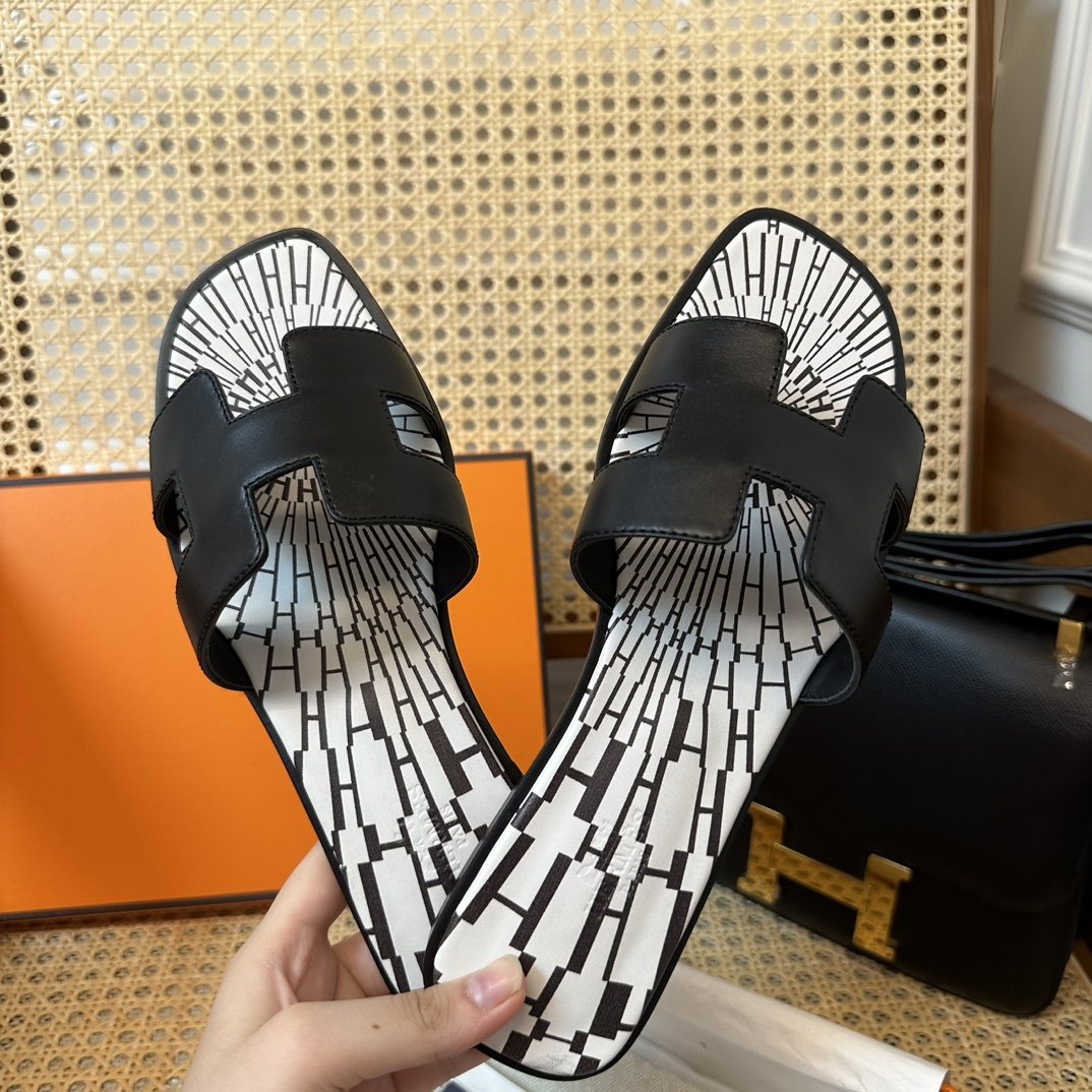 Hermès Oran Sandals - Image 2
