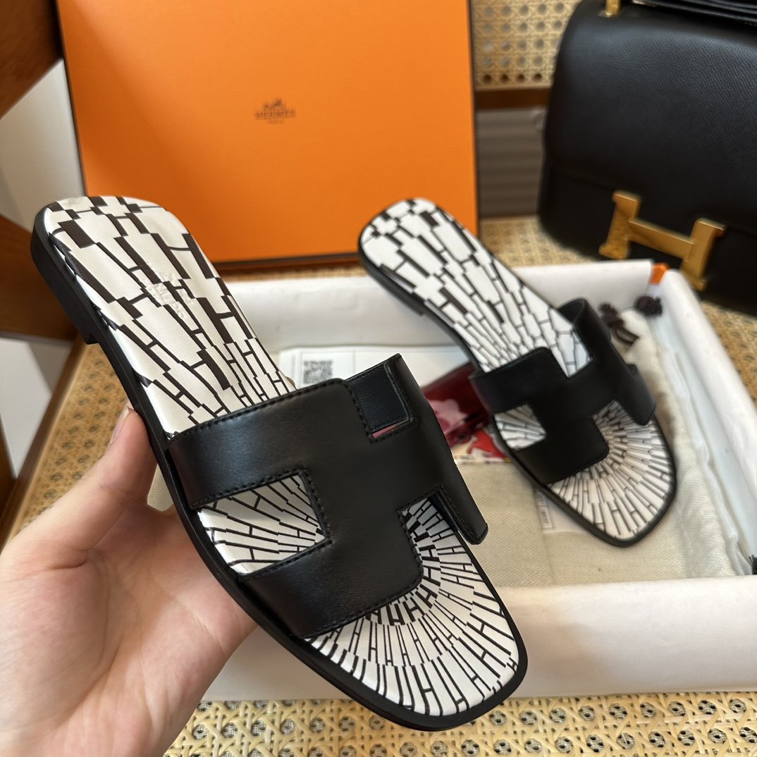 Hermès Oran Sandals - Image 4