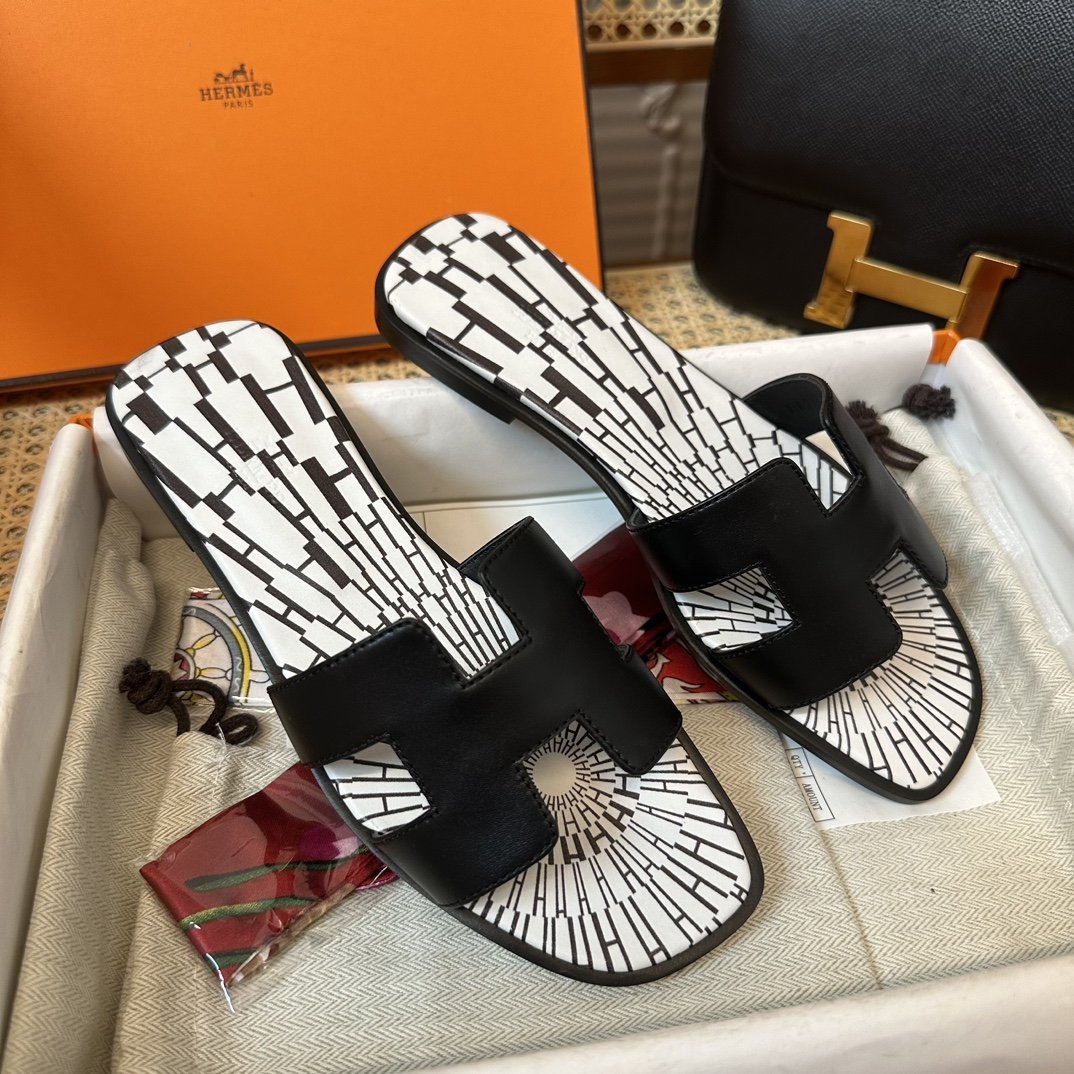 Hermès Oran Sandals - Image 6