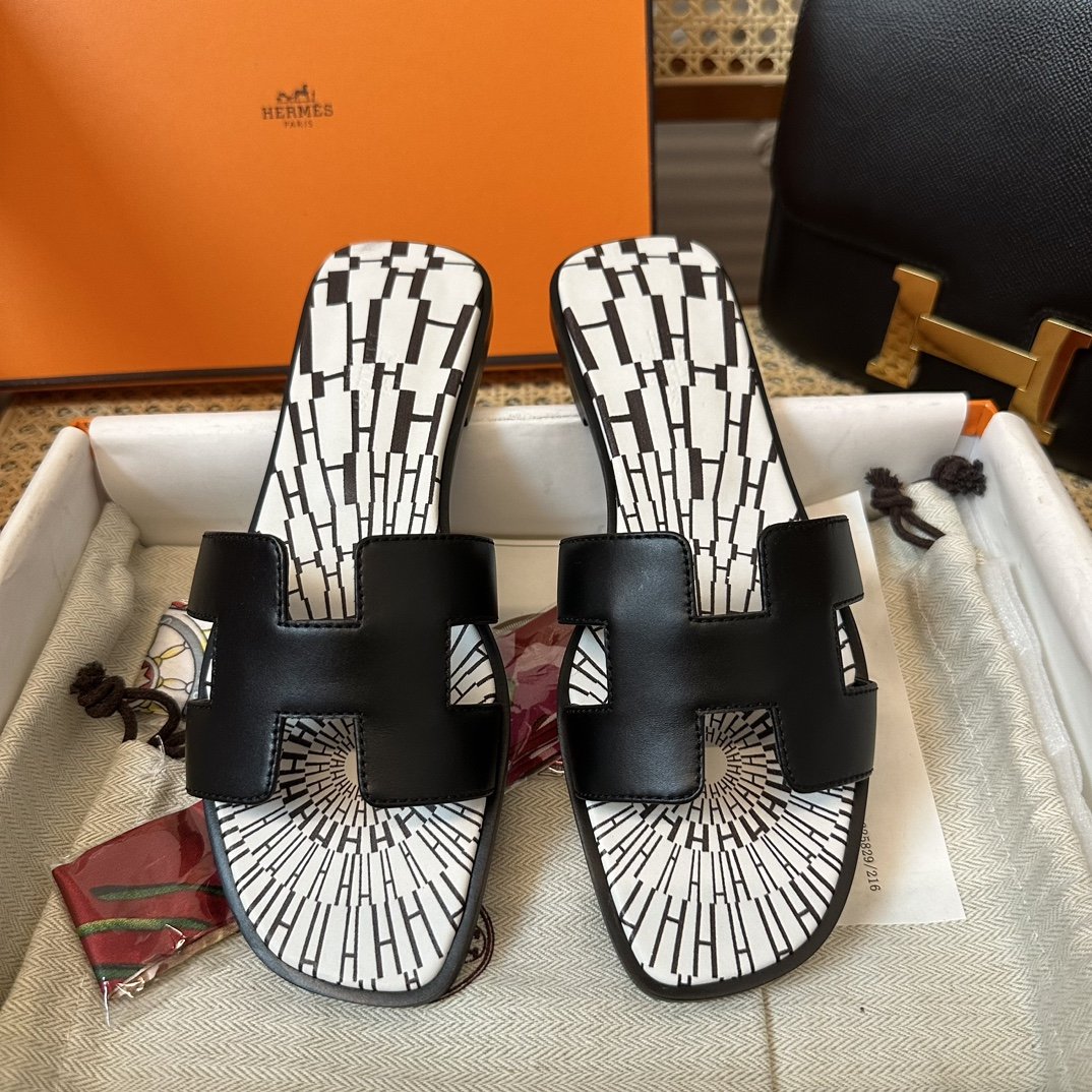 Hermès Oran Sandals