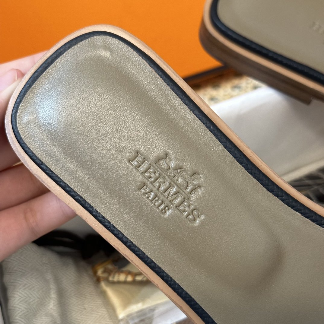 Hermes Oran Sandals Epsom - Image 4