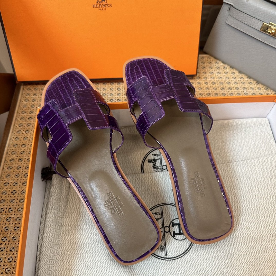 Hermès Croco Sandals - Image 8
