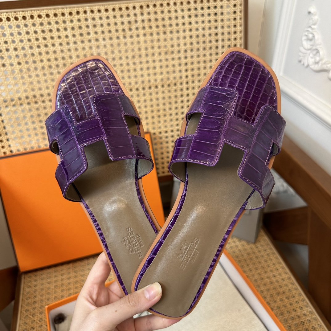 Hermès Croco Sandals - Image 4