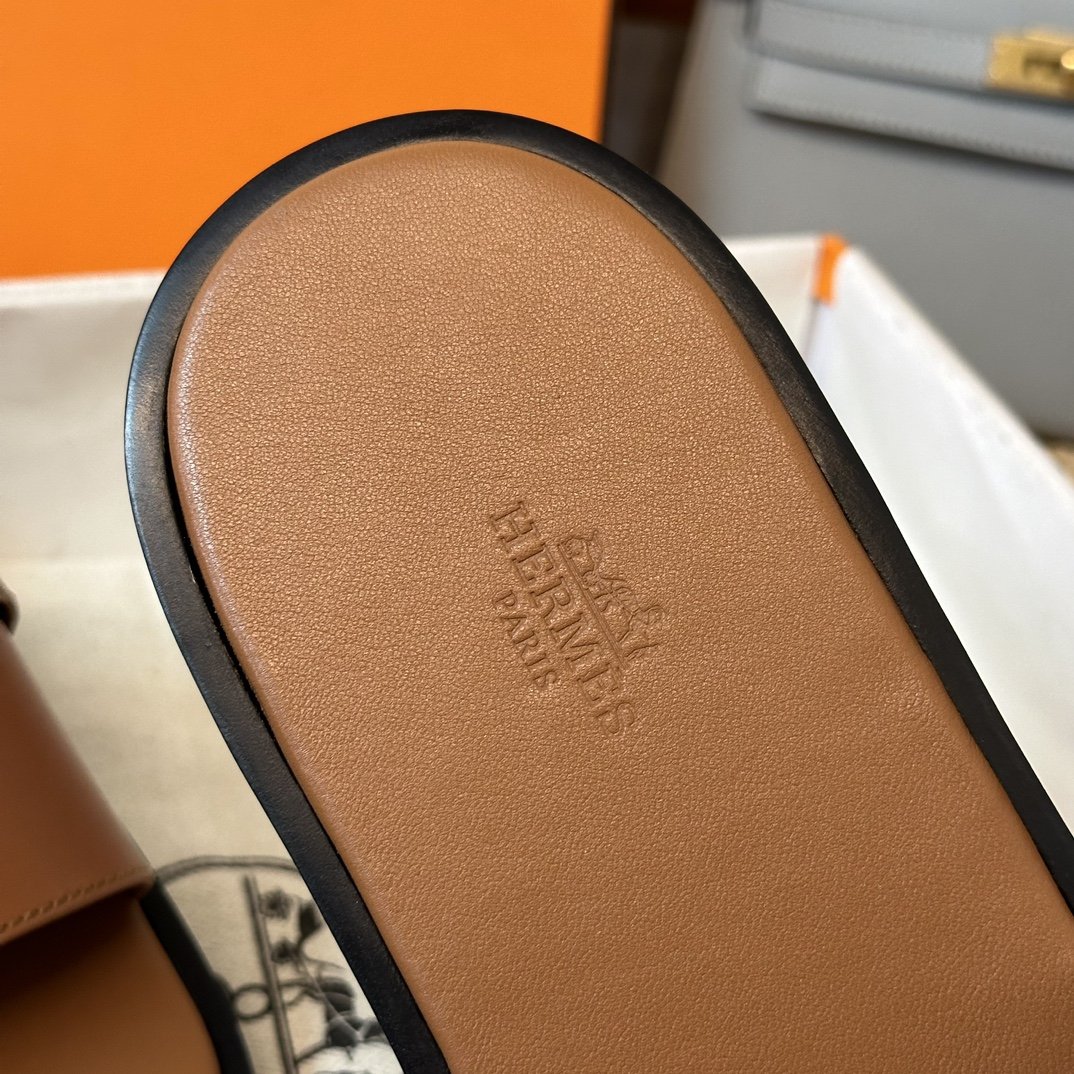 Hermès Kelly Sandals - Image 2