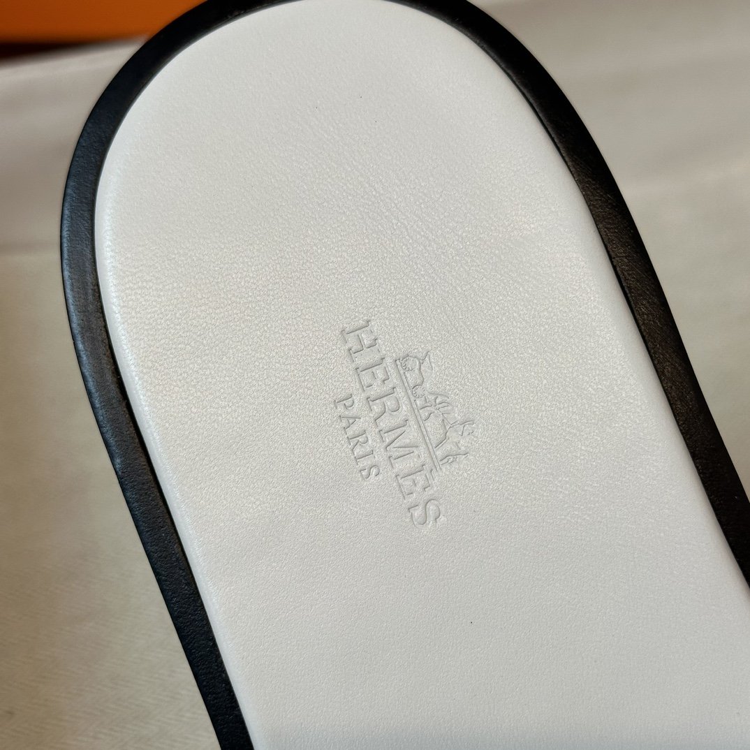 Hermès Kelly Sandals - Image 6