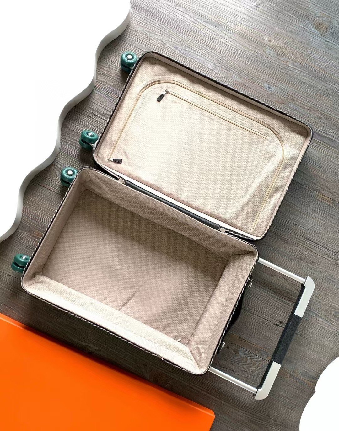 Hermès RMS Suitcase - Image 4