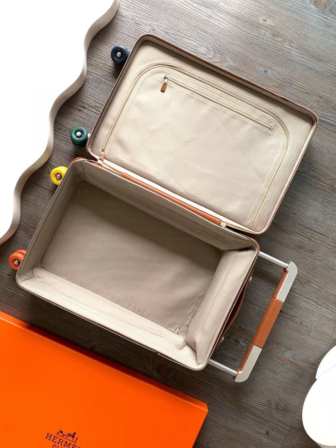 Hermès RMS Suitcase - Image 8