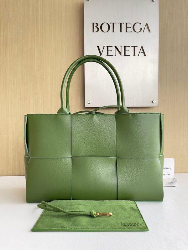 Bottega bags 2024