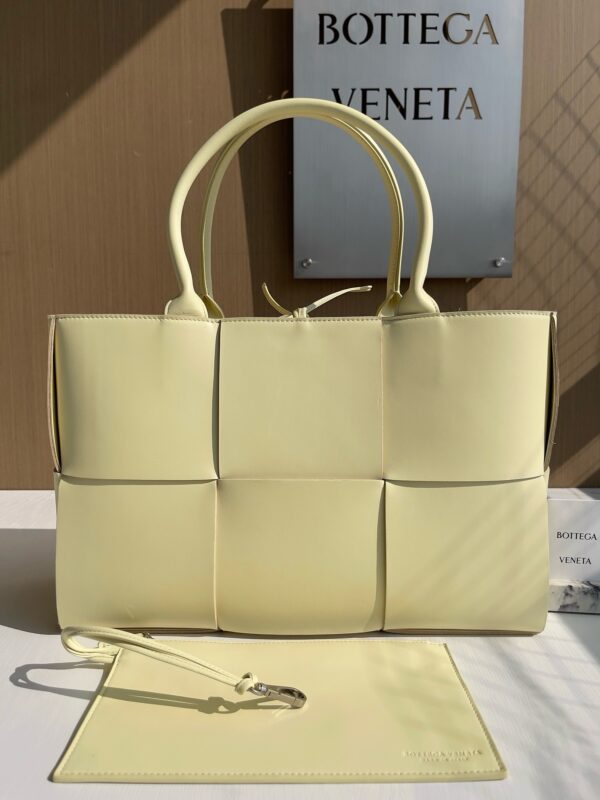 Bottega bags 2024