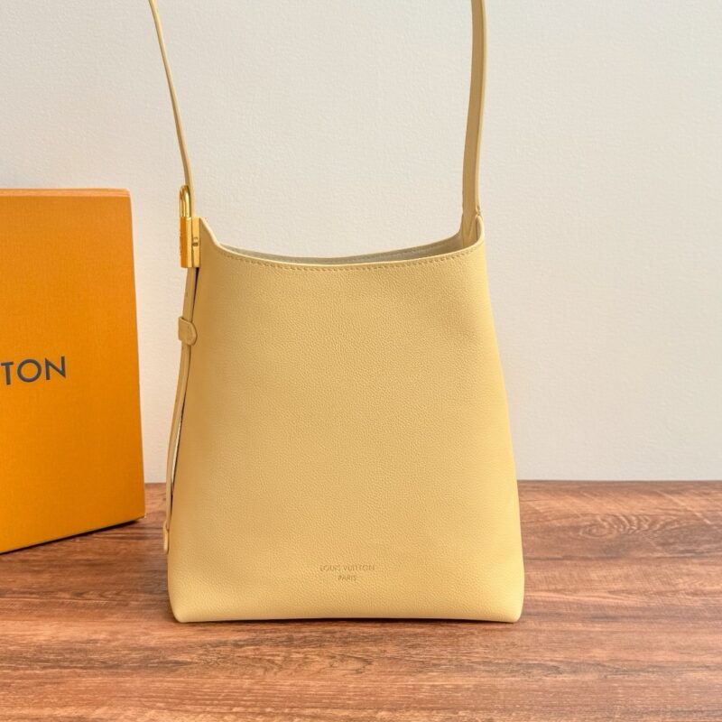 Low Key Hobo -Louis Vuitton authentic quality 2025