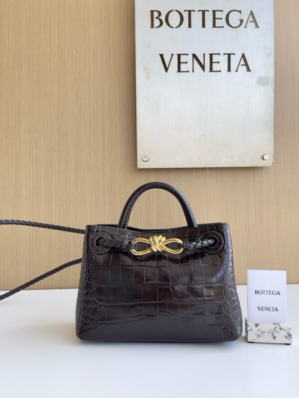 Bottega Veneta  -Bottega bag authentic quality 2025